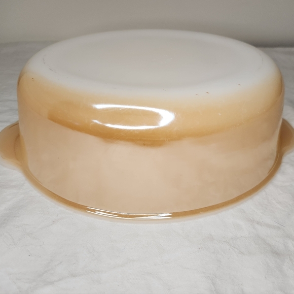 Fire King peach casserole dish - Picture 1 of 11